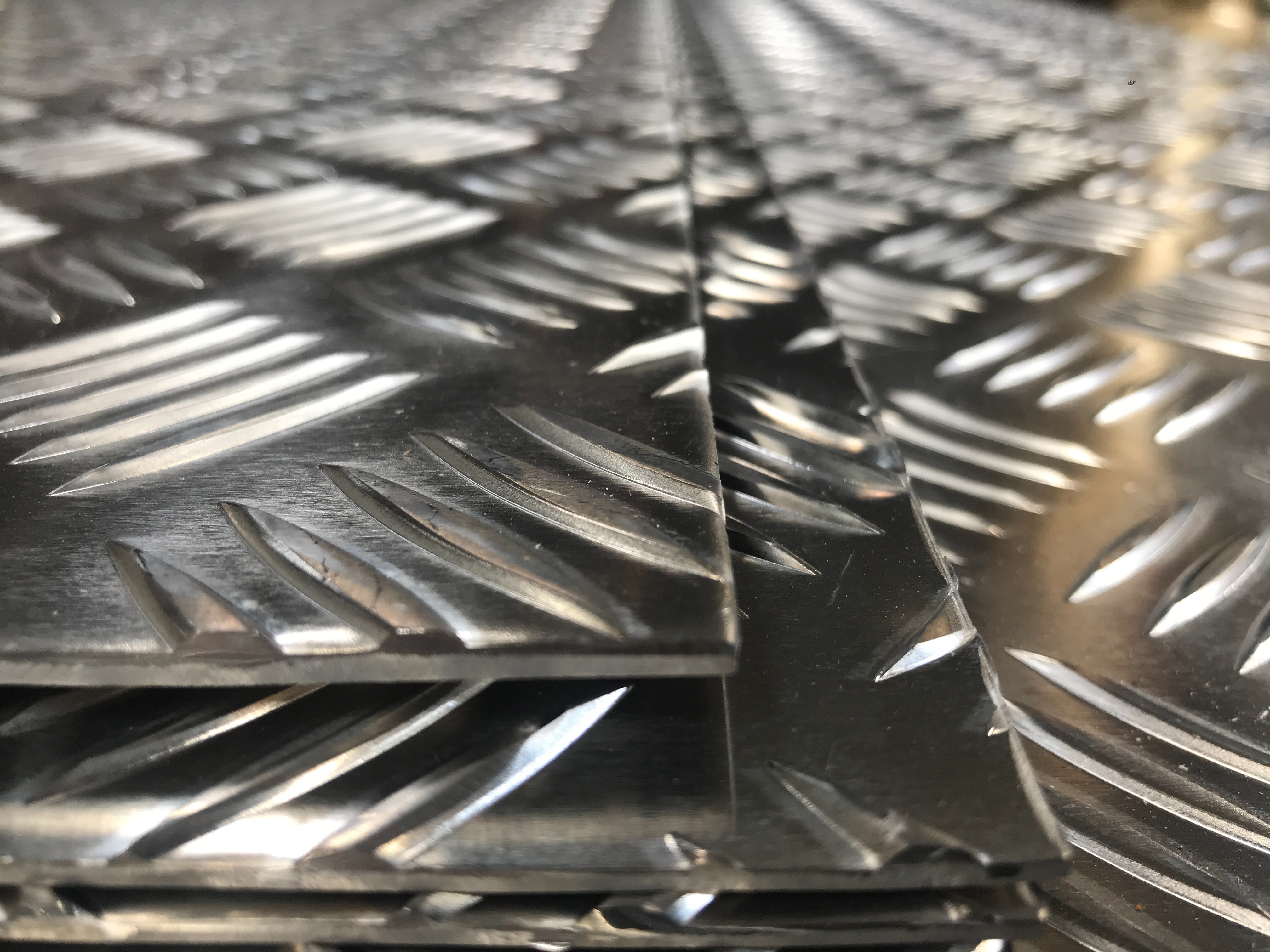 Tôle Aluminium à Damier (Ep:2*3,5mm) 1500x3000mm - Tôle alu - Vente Toles  Couverture en France : ACVM